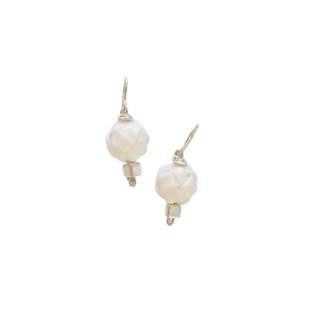 Knots-Gold Or Silver