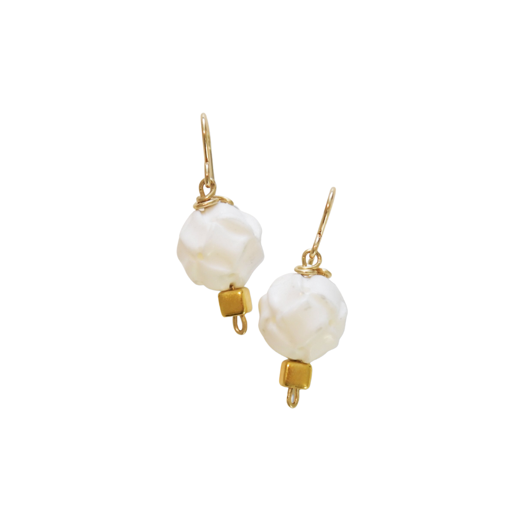 Knots-Gold Or Silver